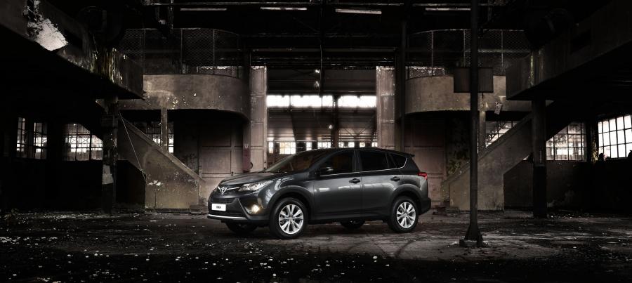  Toyota RAV4 2013 года  (EU) (фото 9 из 27)